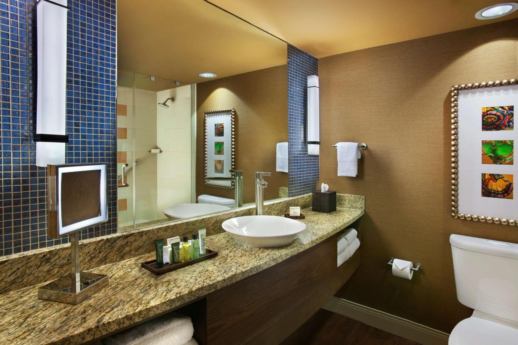Hotel Hilton Palacio Del Rio 4*