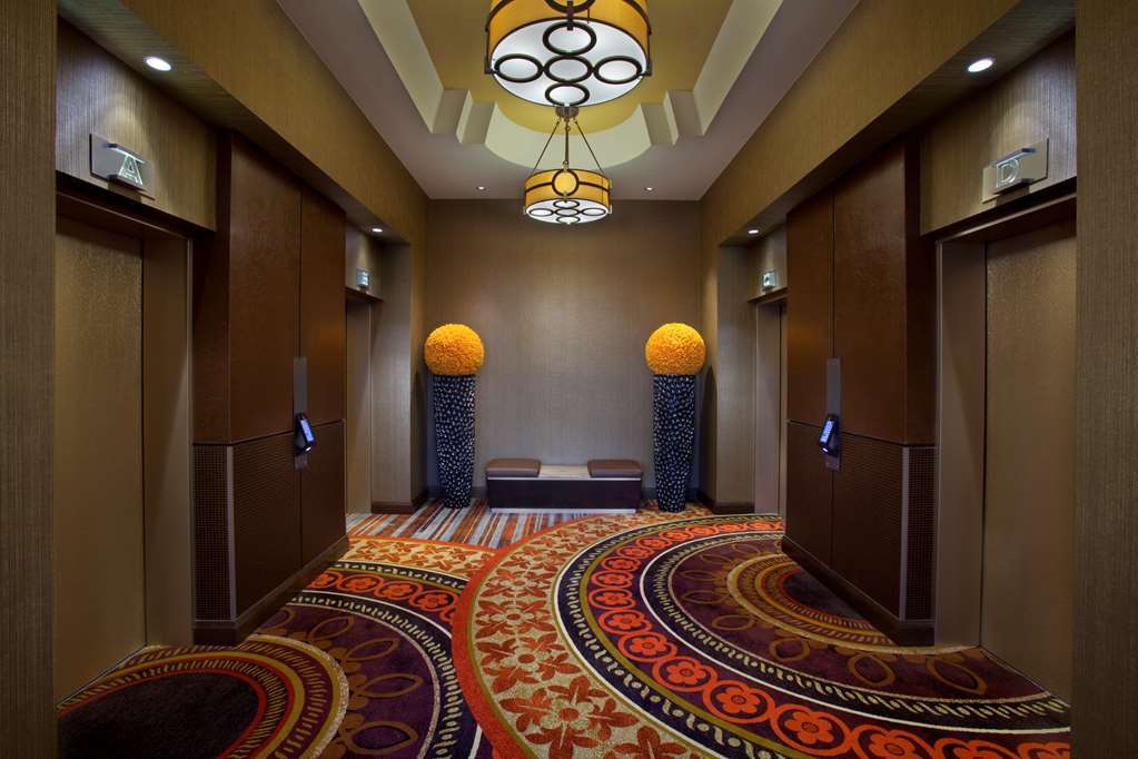 Hilton Palacio Del Rio 4*