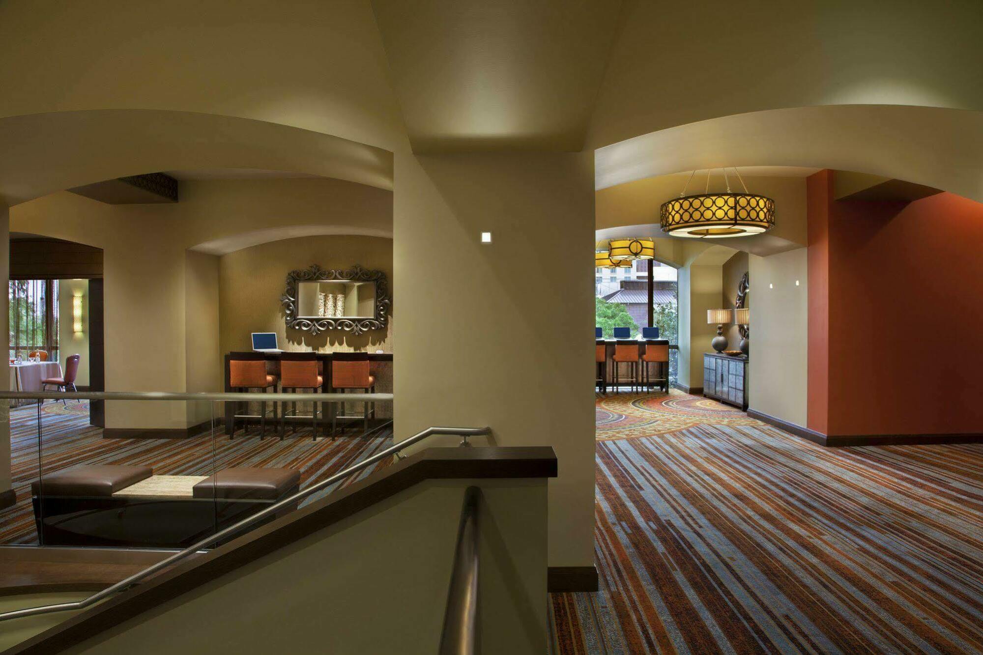 Hilton Palacio Del Rio 4*